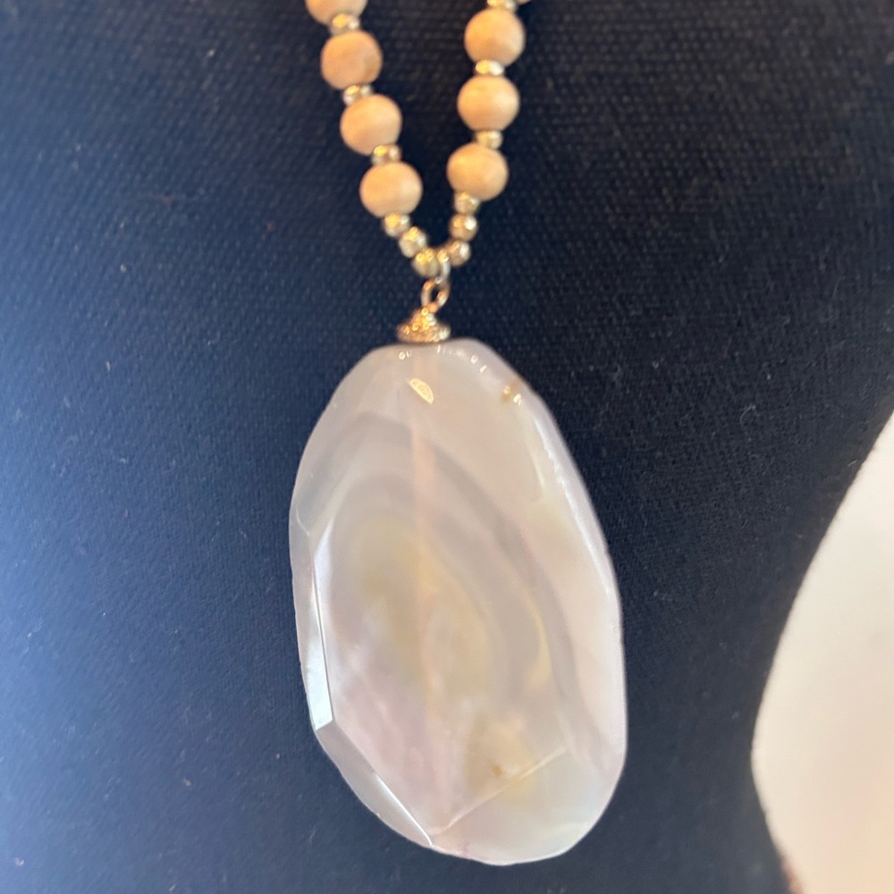 Anthropologie Agate Pendant Necklace with Tan Beads